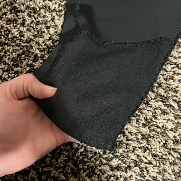 Nike Motion Training capris. Very flattering. Very gently used. Mesh detail. - Picture 5 of 14